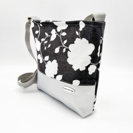 Lovely Női Oldaltáska (Fehér virágos)
